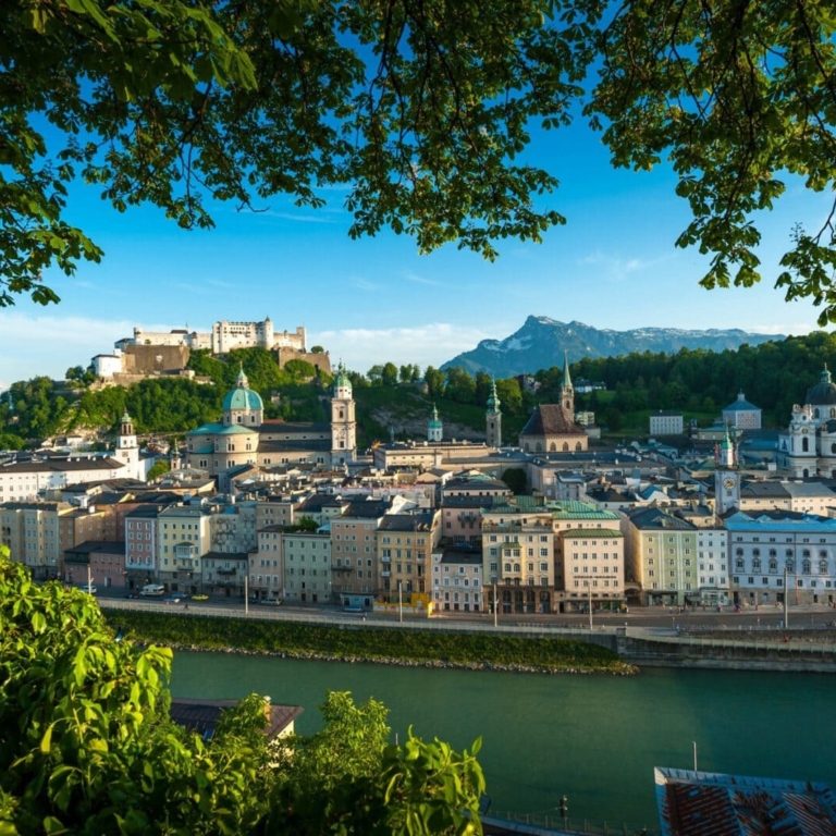 Sehenswürdigkeiten Salzburg, Blick vom Kapuzinerberg auf die Salzburger Altstadt und auf die Festung Hohensalzburg ©Tourismus Salzburg