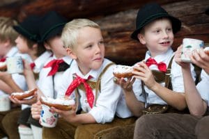 Kinder beim Salzburger Bauernherbst ©SalzburgerLand Tourismus