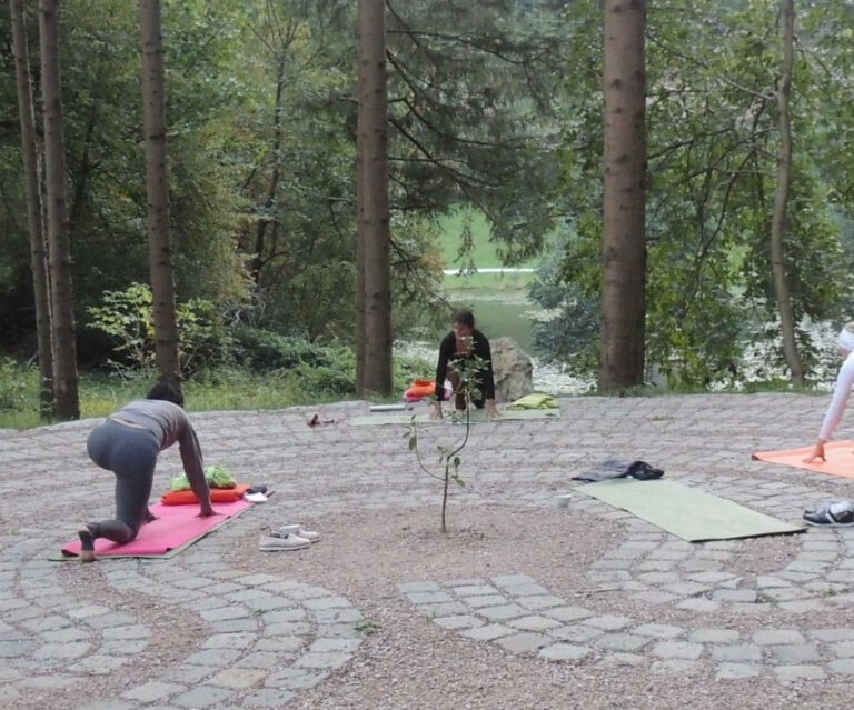 Yoga am Morgen, Jahreszeitenweg Labyrinth