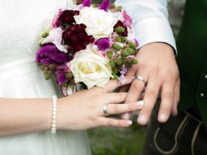 Brautstrauß mit Eheringe © Dominik Kretz Hochzeitsfotograf