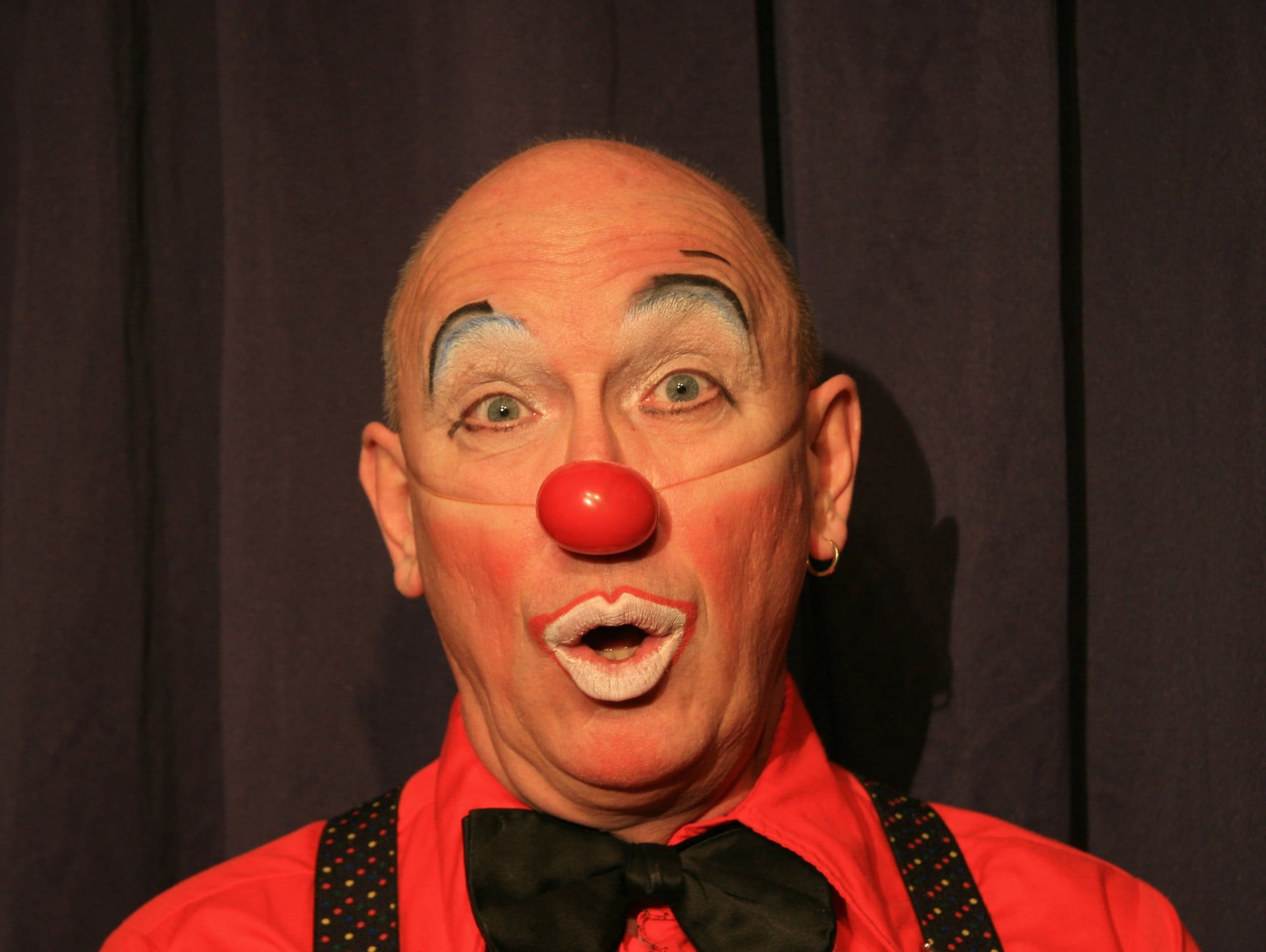 Clown Michelino tritt beim Stadtfest Hallein auf. 