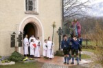 Festprozession am Palmsonntag - Auszug aus der Pfarrkirche Puch (c) Helga Spilka