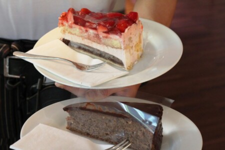 Mehlspeisen im Café Therme