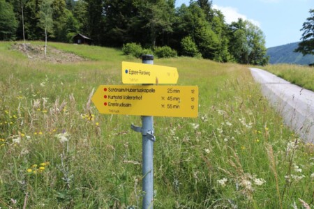Wegweiser zur Schönalm